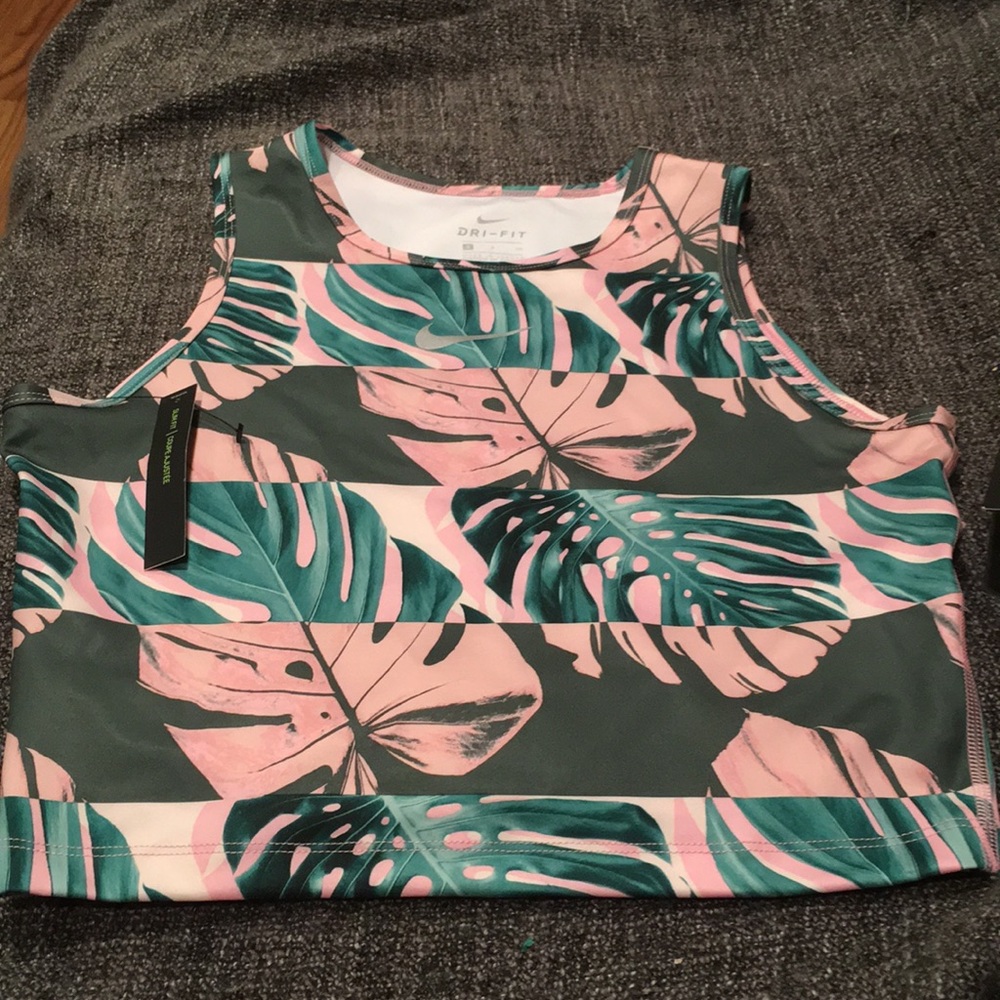 Brand New Nike dry